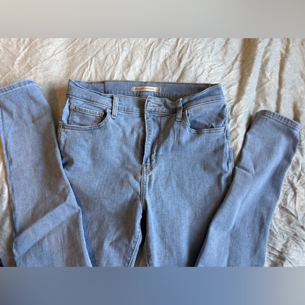 Levi High Rise Light Blue Denim Jeans